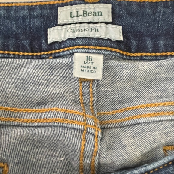L.L. Bean Classic Fit Jeans, Blue, Women Size 16 M/T - Picture 3 of 12